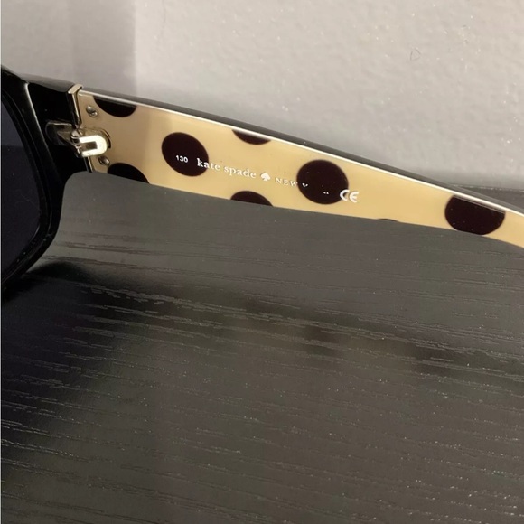 Kate Spade Leatrice 2.00 Prescription Sunglasses EUC comes with Kate Spade Case